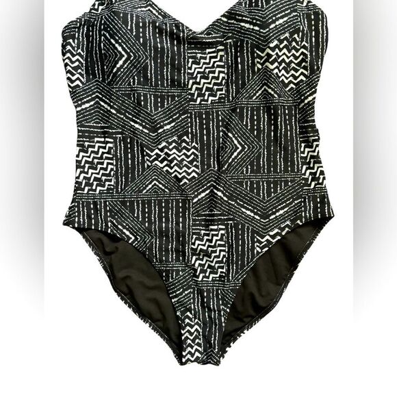 O’Rageous Black and White Geometric Print One Piece Swimsuit Size XL  1 0413 - Picture 4 of 8